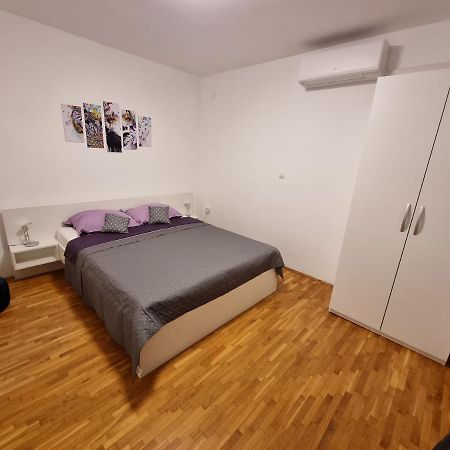 Maki Apartment พูลา ภายนอก รูปภาพ