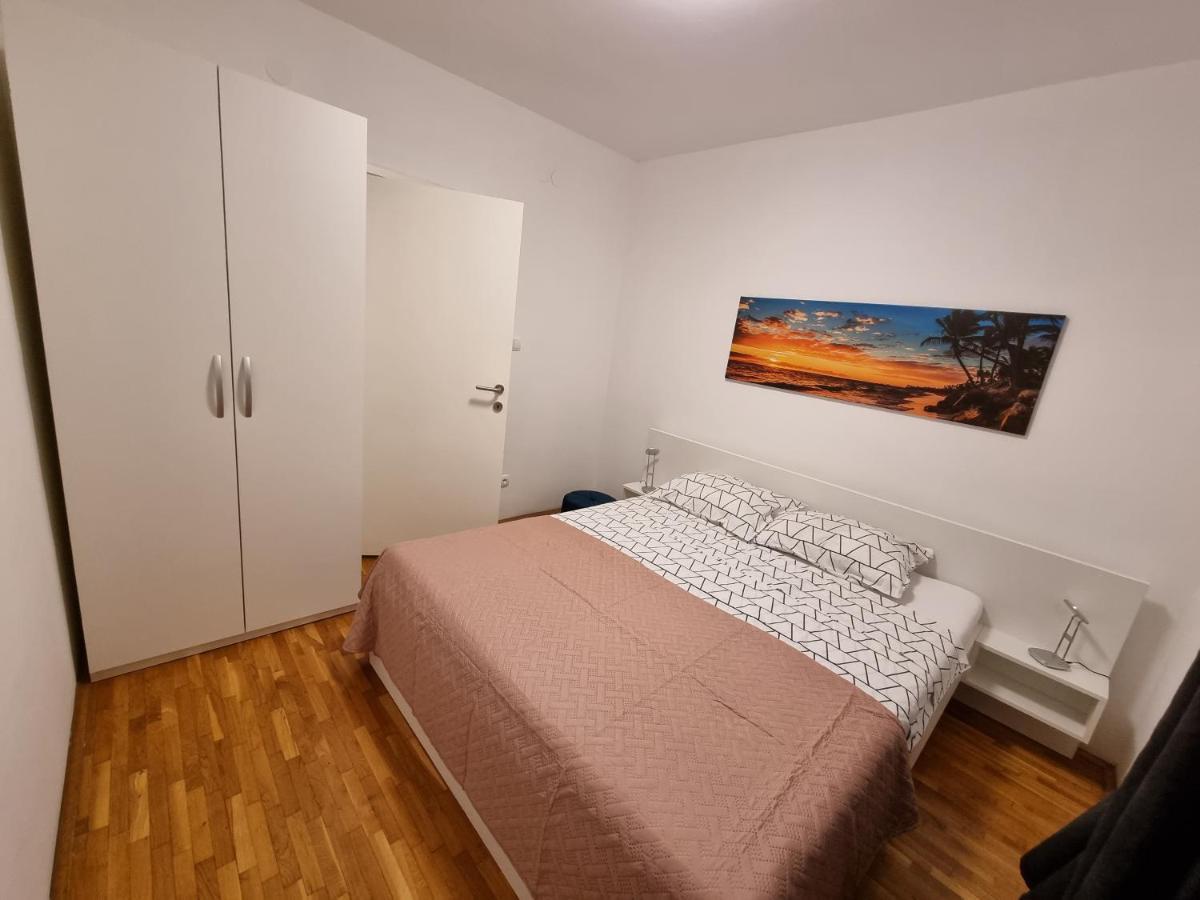 Maki Apartment พูลา ภายนอก รูปภาพ