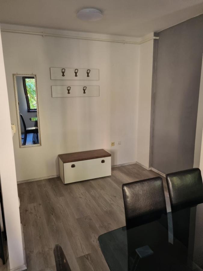 Maki Apartment พูลา ภายนอก รูปภาพ