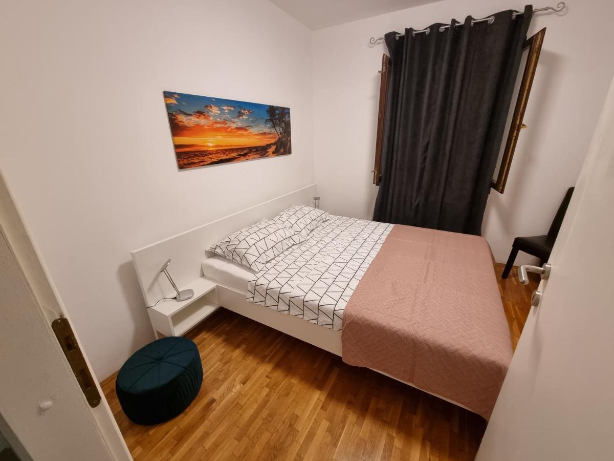 Maki Apartment พูลา ภายนอก รูปภาพ